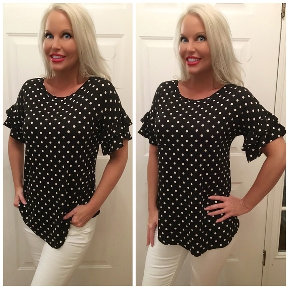 💕LAST 1! Polka Dot Round Neck Ruffle Top💕 - Picture 2 of 6
